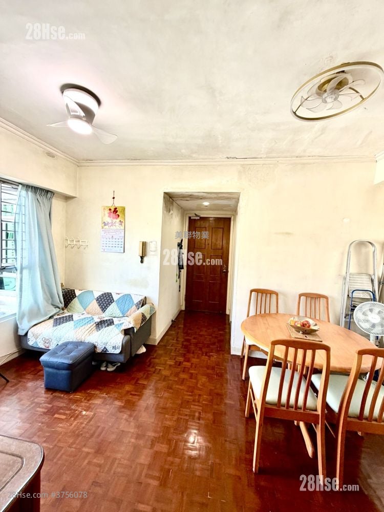 Sheungshui Town Center Sell 3 Bedrooms 454 ft²
