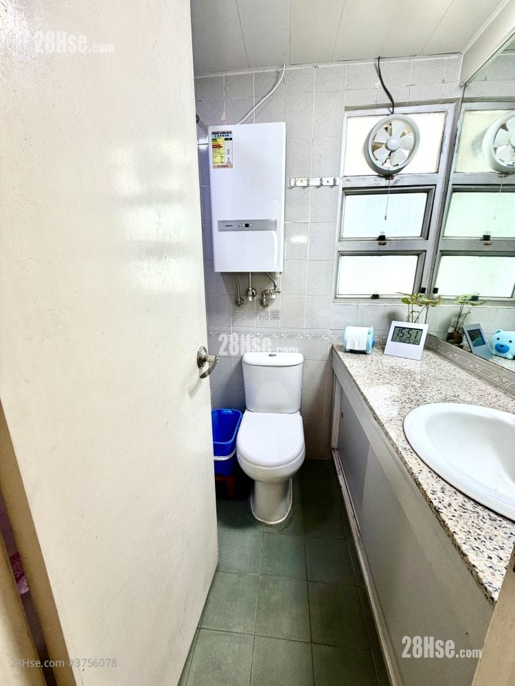 Sheungshui Town Center Sell 3 Bedrooms 454 ft²