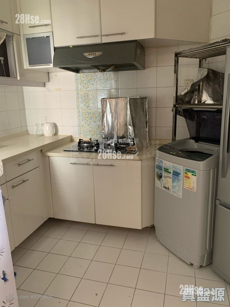 Kingswood Villas Sell 3 Bedrooms , 2 Bathrooms 636 ft²