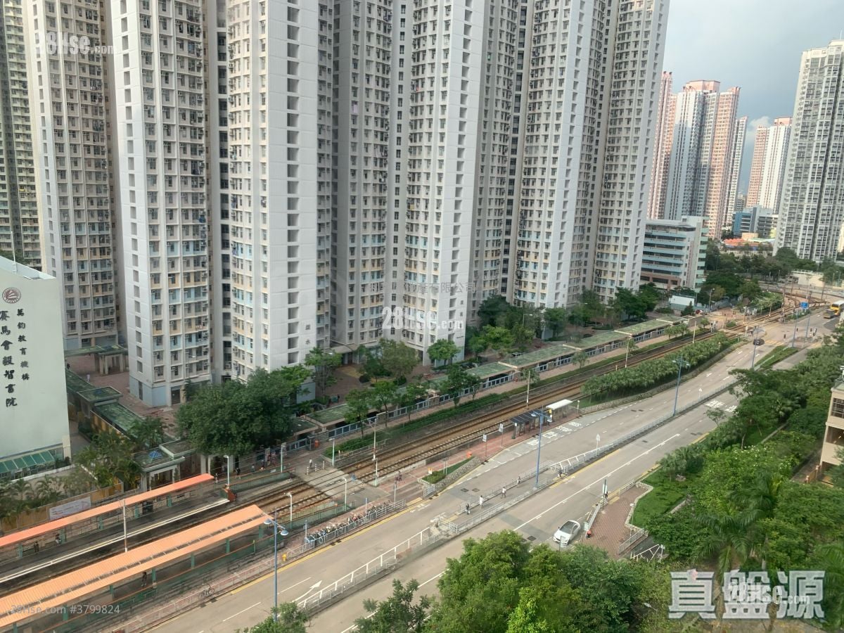 Kingswood Villas Sell 3 Bedrooms , 2 Bathrooms 636 ft²