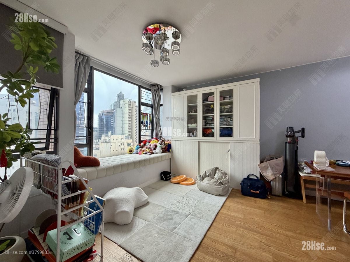 Hollywood Terrace Sell 2 Bedrooms , 1 Bathroom 615 ft²