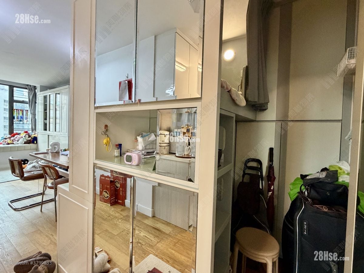 Hollywood Terrace Sell 2 Bedrooms , 1 Bathroom 615 ft²