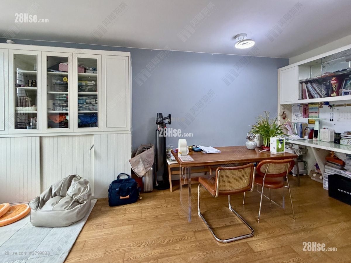 Hollywood Terrace Sell 2 Bedrooms , 1 Bathroom 615 ft²