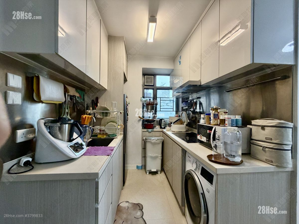 Hollywood Terrace Sell 2 Bedrooms , 1 Bathroom 615 ft²