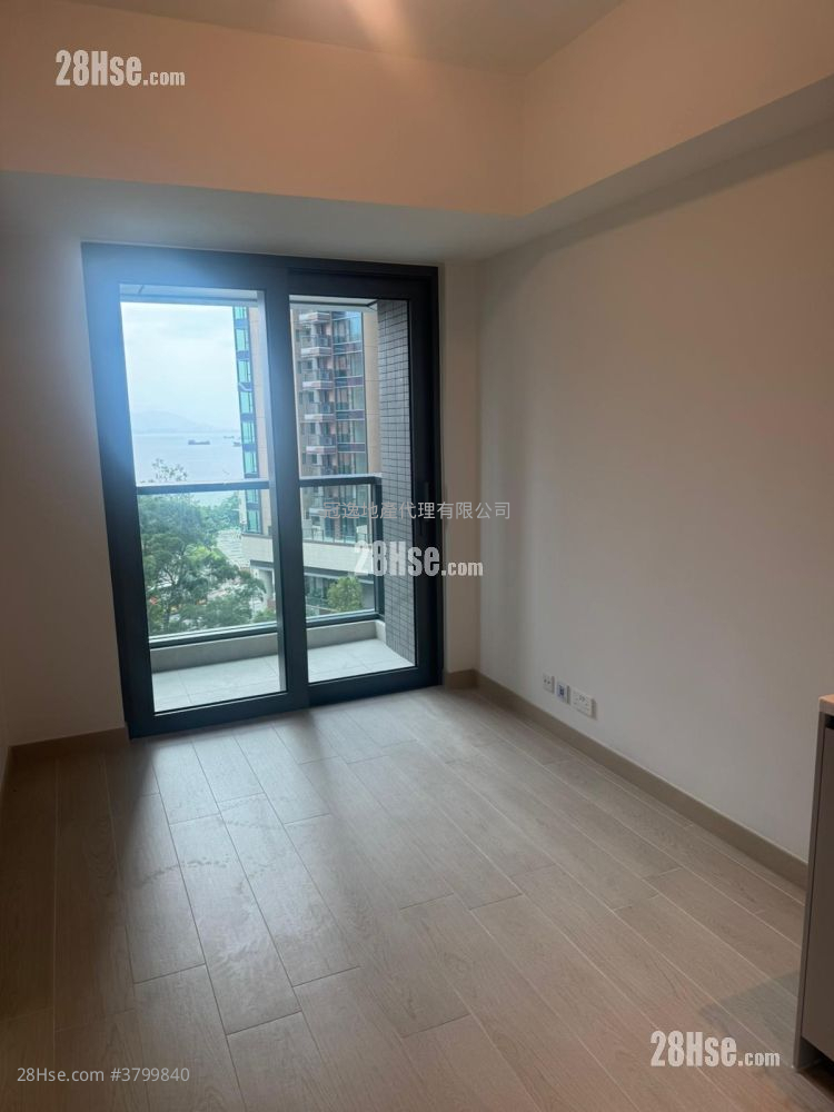 Gold Coast Bay Sell 1 Bedroom , 1 Bathroom 307 ft²