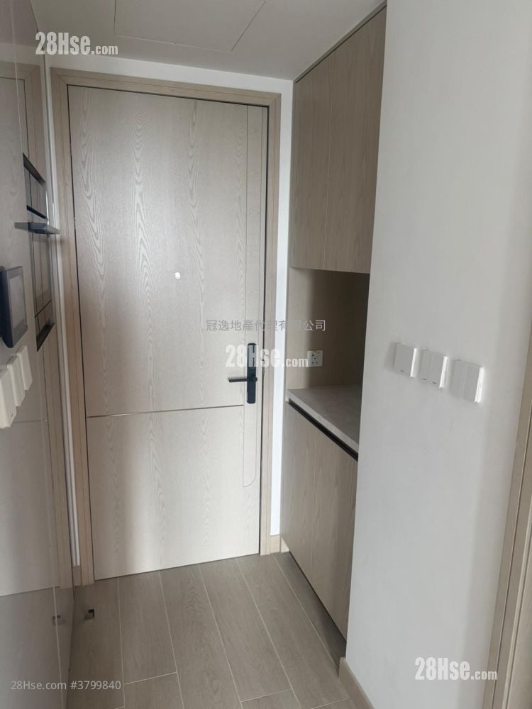 Gold Coast Bay Sell 1 Bedroom , 1 Bathroom 307 ft²