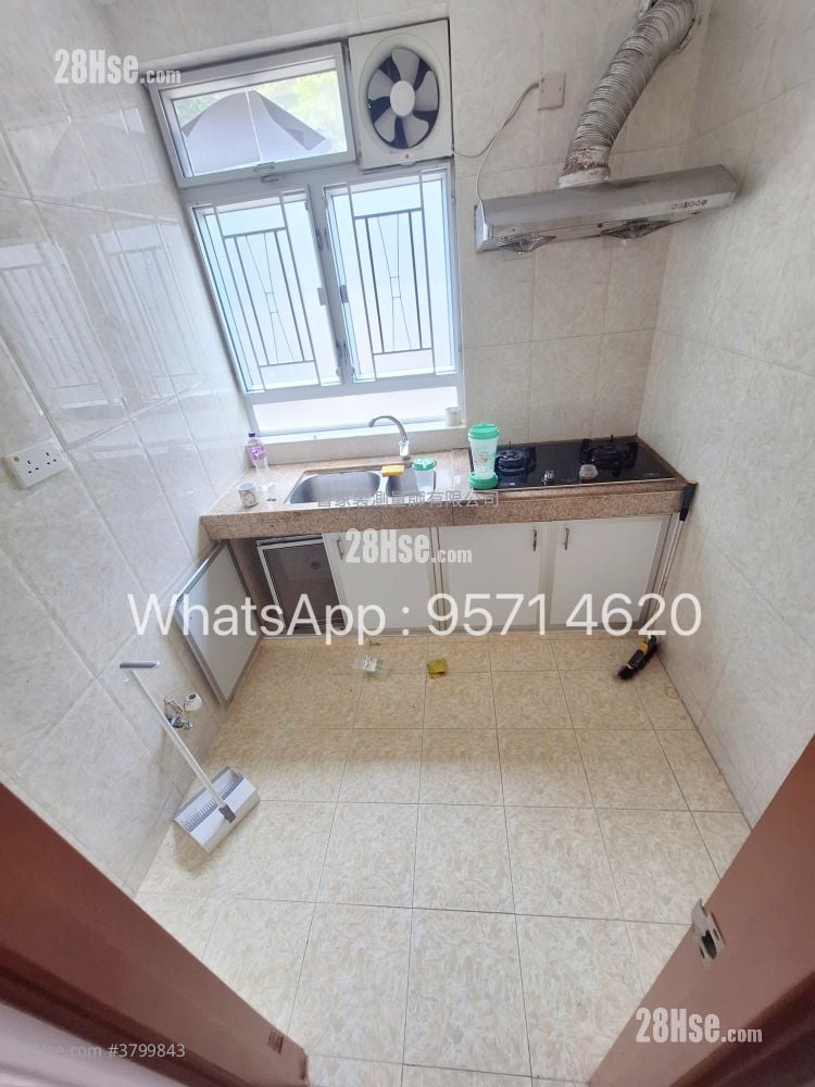 村屋 租盘 3 房 , 1 浴室 700 平方尺