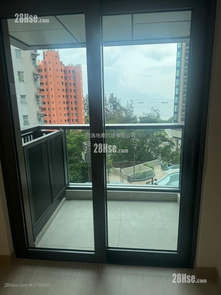 Gold Coast Bay Sell 1 Bedroom , 1 Bathroom 307 ft²