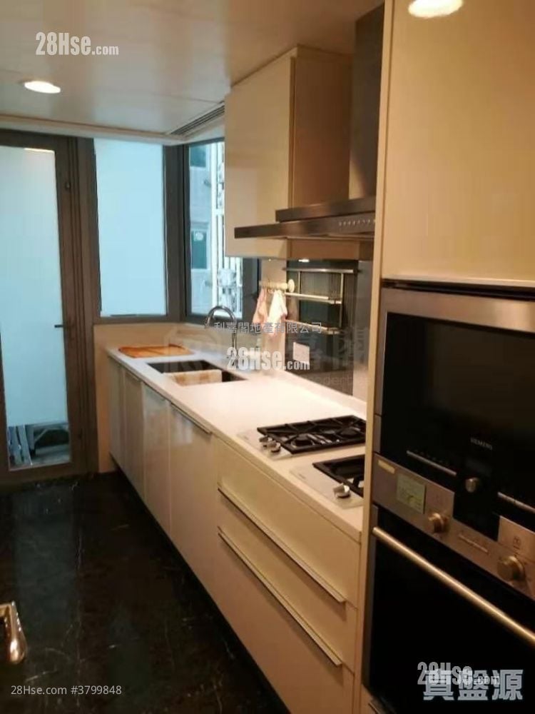 The Riverpark Sell 3 Bedrooms , 2 Bathrooms 1,018 ft²