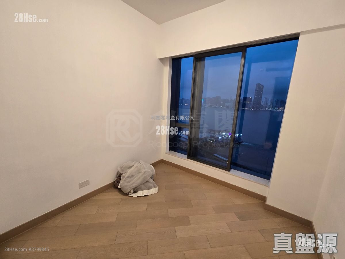 Victoria Harbour Rental 4 Bedrooms , 3 Bathrooms 1,585 ft²