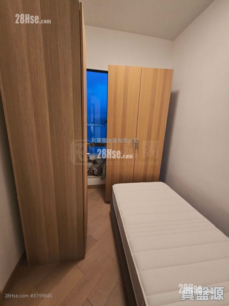 Victoria Harbour Rental 4 Bedrooms , 3 Bathrooms 1,585 ft²