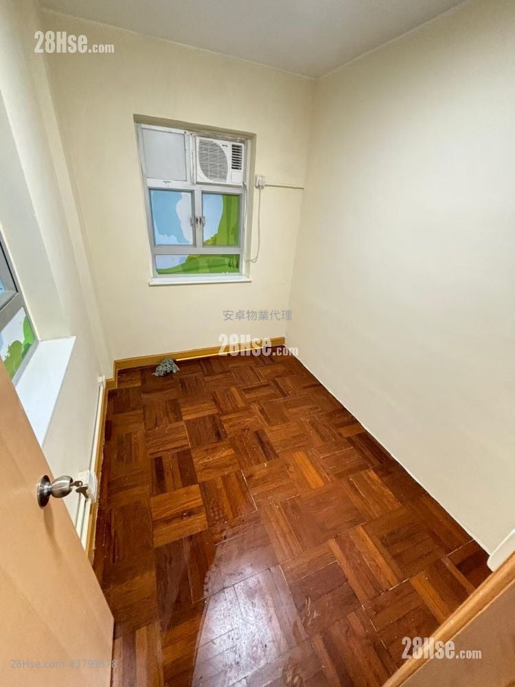 Chinese Mansion Sell 2 Bedrooms , 1 Bathroom 414 ft²