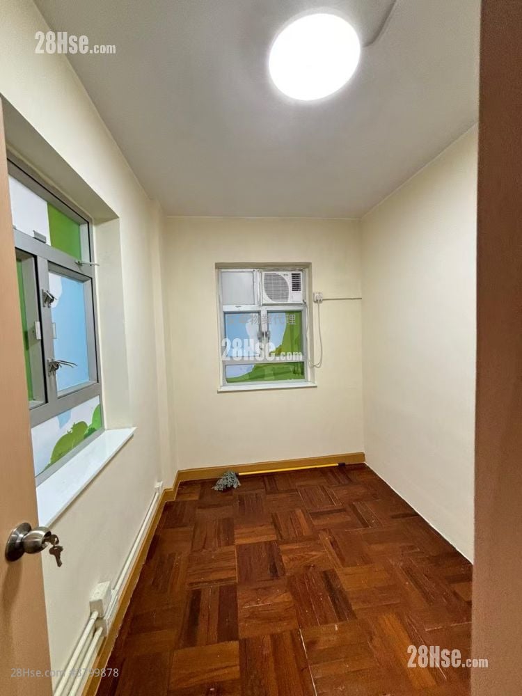 Chinese Mansion Sell 2 Bedrooms , 1 Bathroom 414 ft²