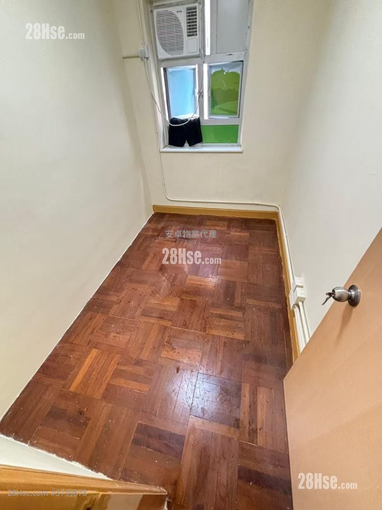 Chinese Mansion Sell 2 Bedrooms , 1 Bathroom 414 ft²