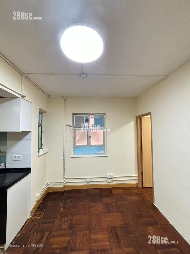 Chinese Mansion Sell 2 Bedrooms , 1 Bathroom 414 ft²