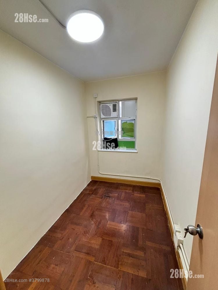 Chinese Mansion Sell 2 Bedrooms , 1 Bathroom 414 ft²