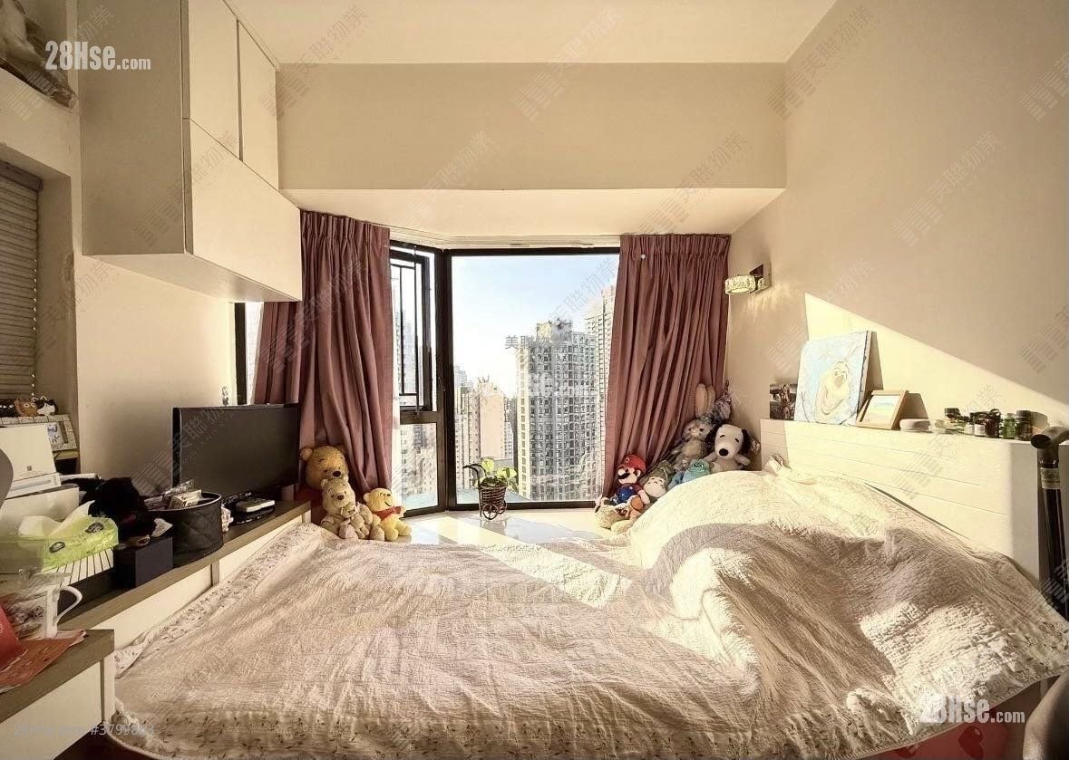 Euston Court Sell 3 Bedrooms , 2 Bathrooms 790 ft²