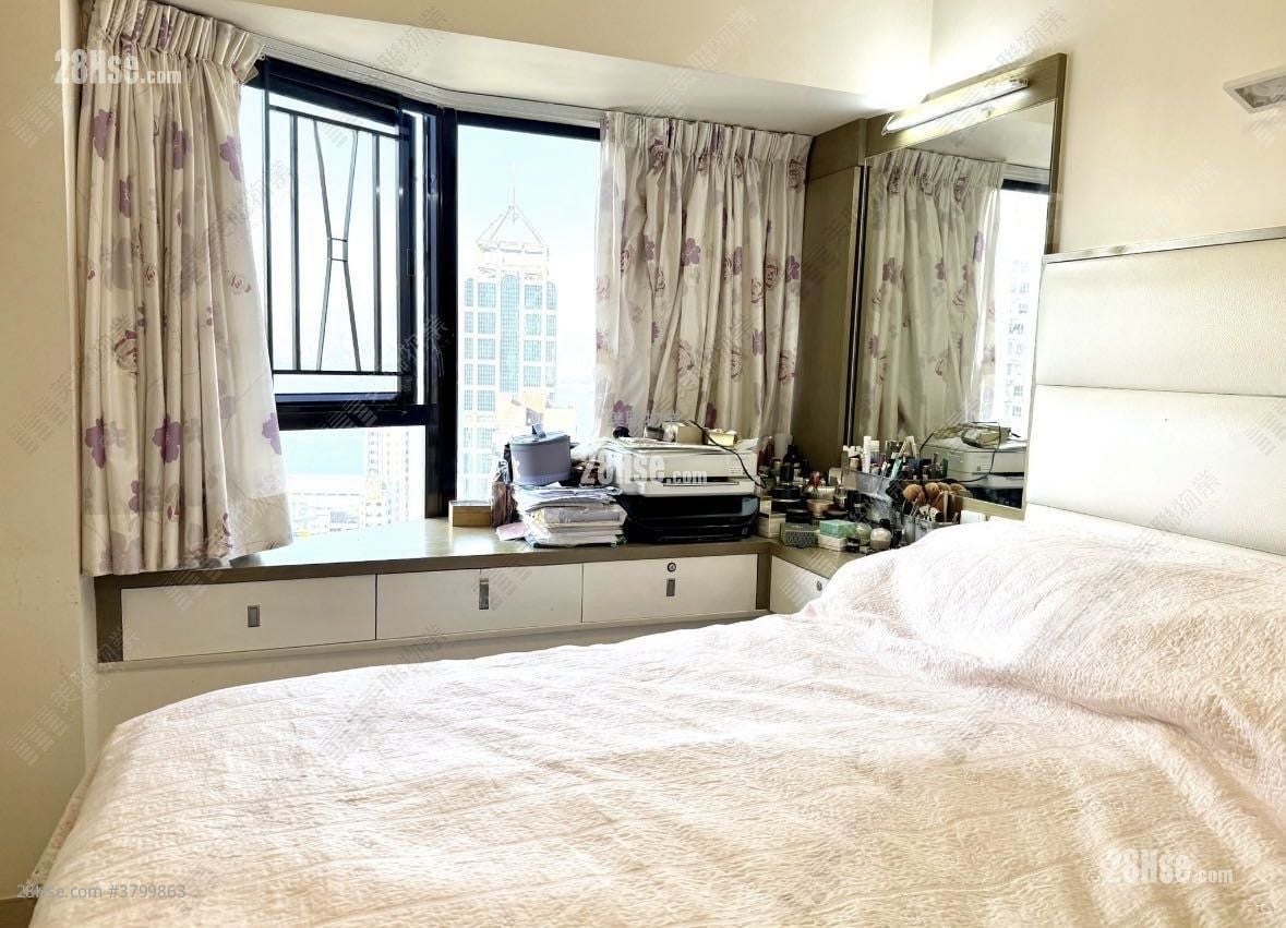 Euston Court Sell 3 Bedrooms , 2 Bathrooms 790 ft²