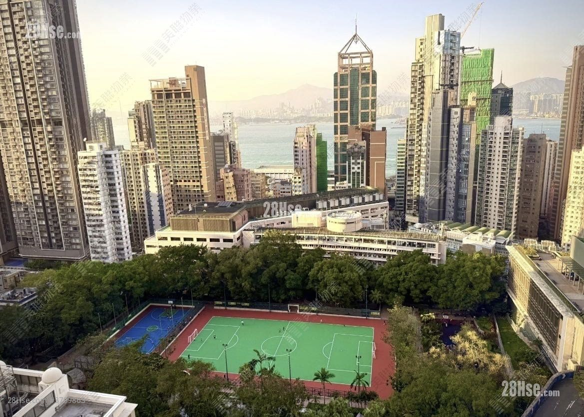 Euston Court Sell 3 Bedrooms , 2 Bathrooms 790 ft²