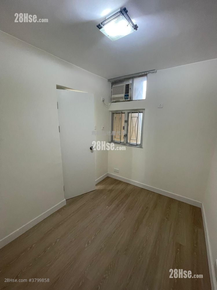 Kam Ying Court Sell 2 Bedrooms , 1 Bathroom 401 ft²
