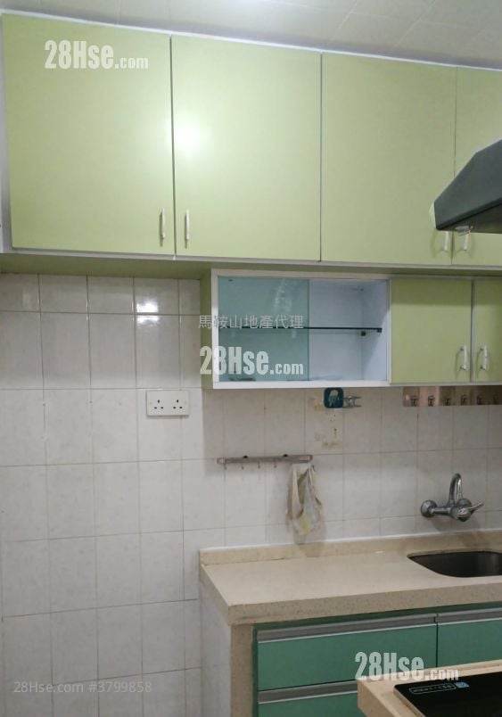 Kam Ying Court Sell 2 Bedrooms , 1 Bathroom 401 ft²