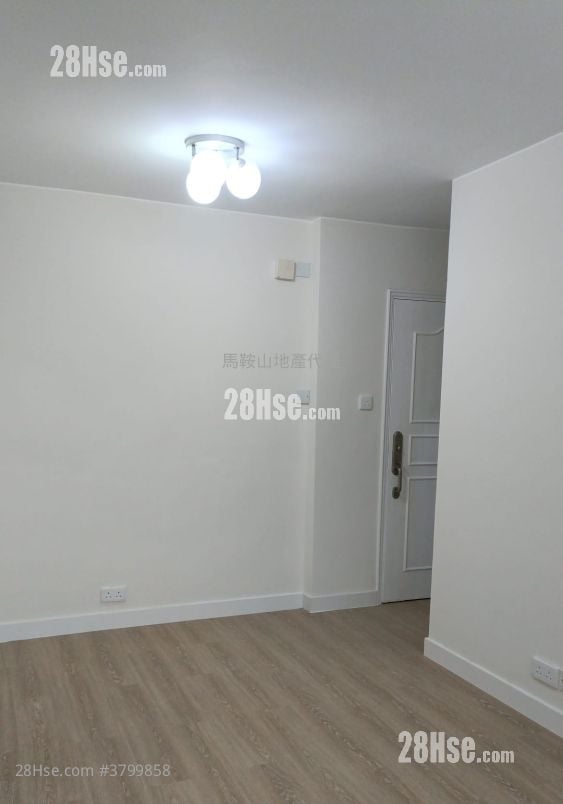 Kam Ying Court Sell 2 Bedrooms , 1 Bathroom 401 ft²