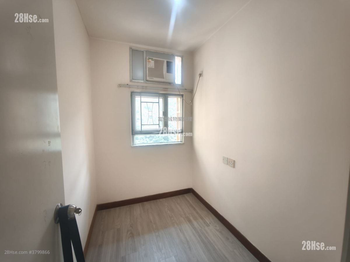 Hong Lam Court Rental 3 Bedrooms , 1 Bathroom 554 ft²
