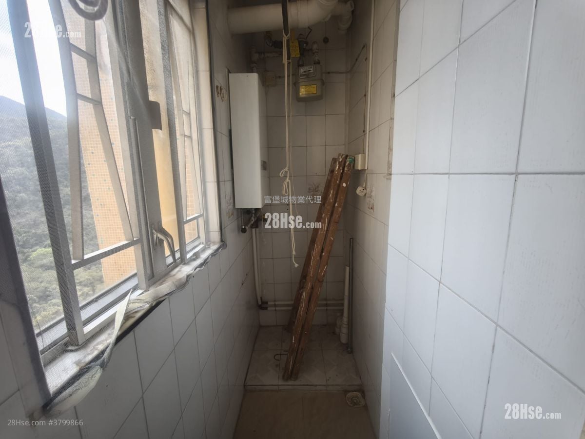 Hong Lam Court Rental 3 Bedrooms , 1 Bathroom 554 ft²