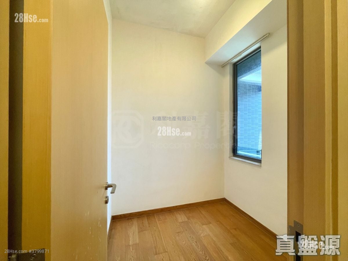 The Papillons Sell 2 Bedrooms 529 ft²