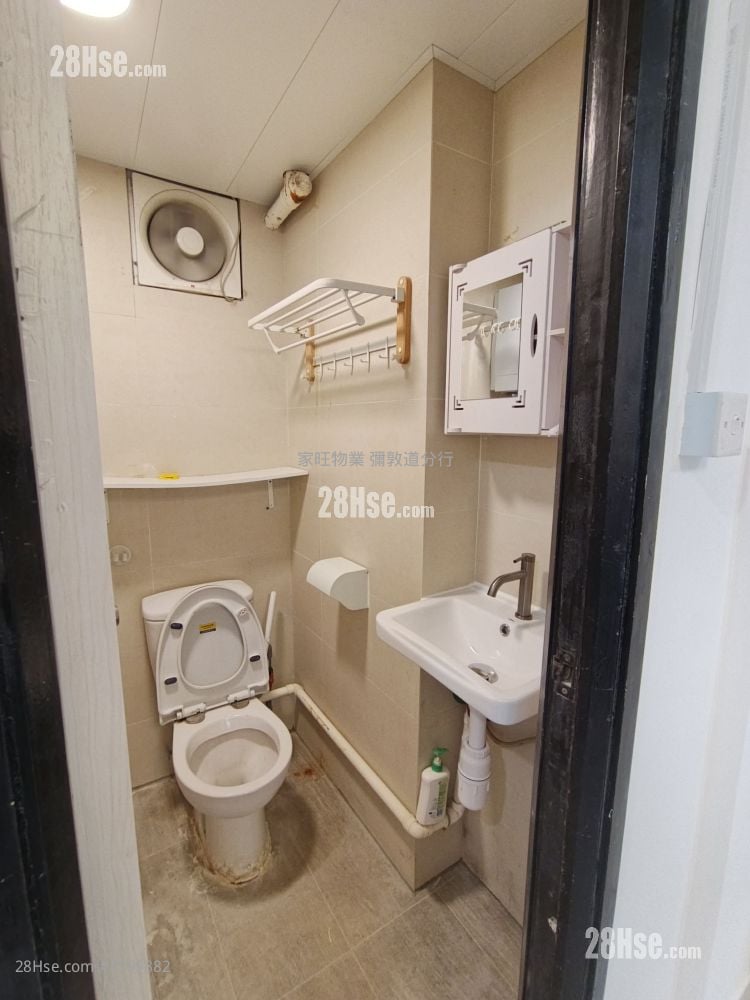 康龄大厦 租盘 2 房 , 1 浴室 390 平方尺