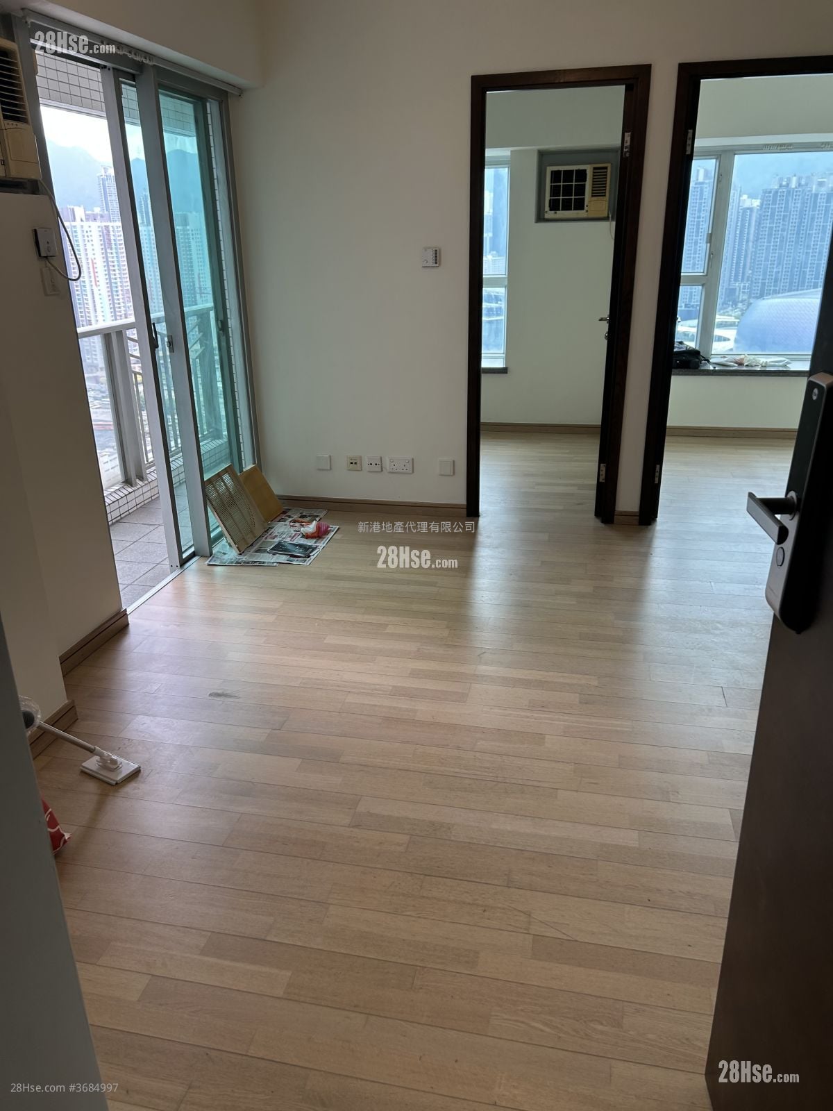 Grand Waterfront Rental 2 Bedrooms , 1 Bathroom 361 ft²