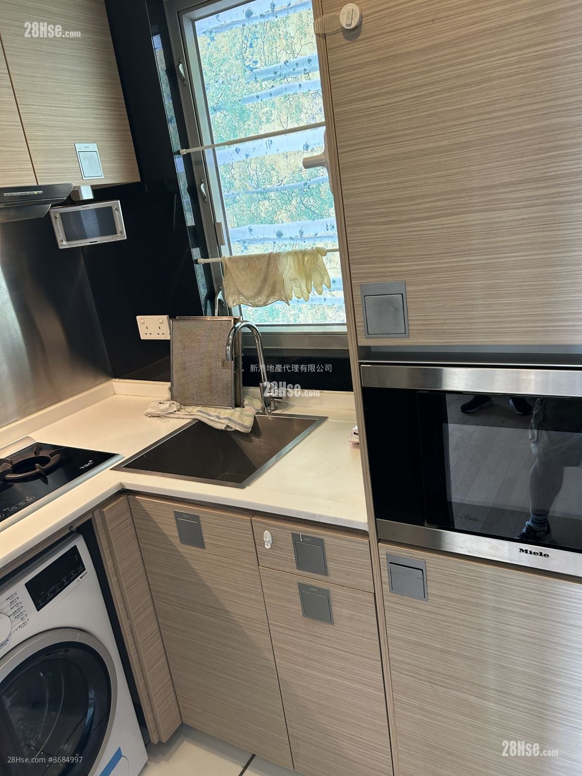 Grand Waterfront Rental 2 Bedrooms , 1 Bathroom 361 ft²