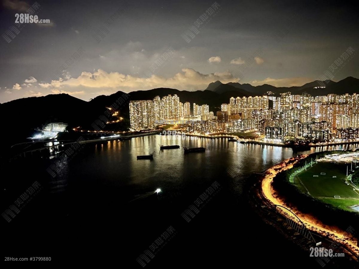 Sea To Sky Sell 5+ Bedrooms , 4 Bathrooms 1,077 ft²