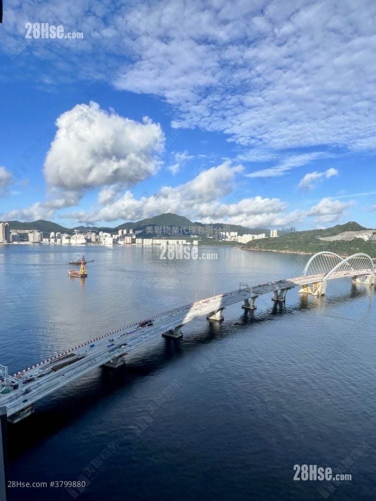 Sea To Sky Sell 5+ Bedrooms , 4 Bathrooms 1,077 ft²