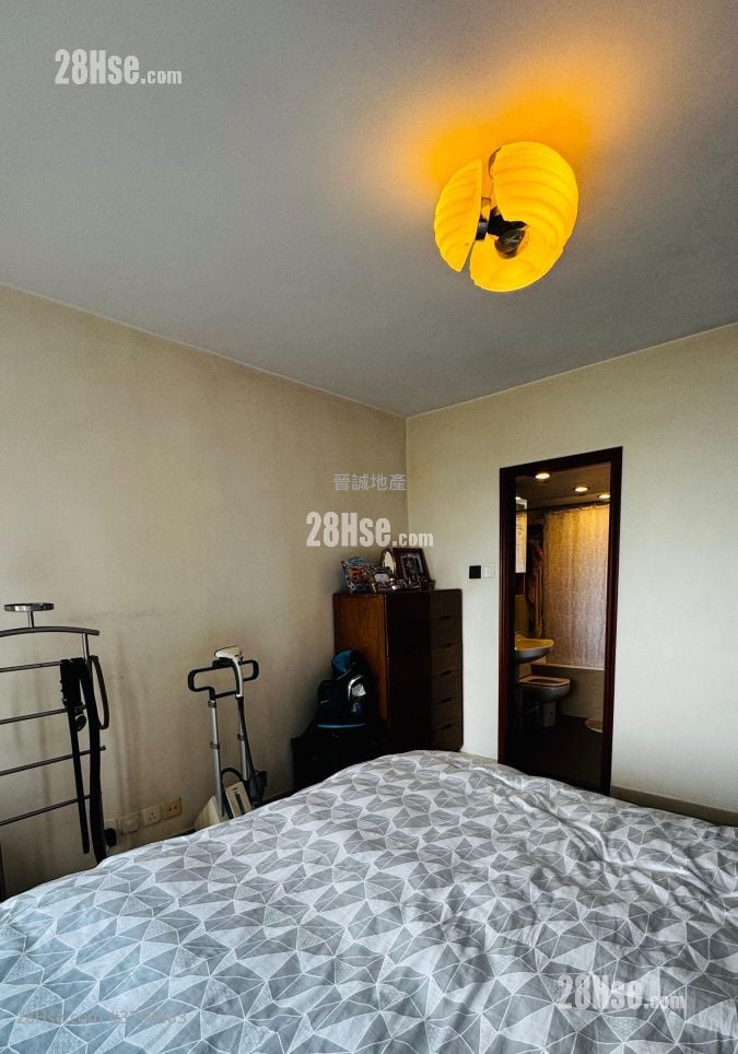 Tsing Yung Terrace Sell 4 Bedrooms , 3 Bathrooms 955 ft²