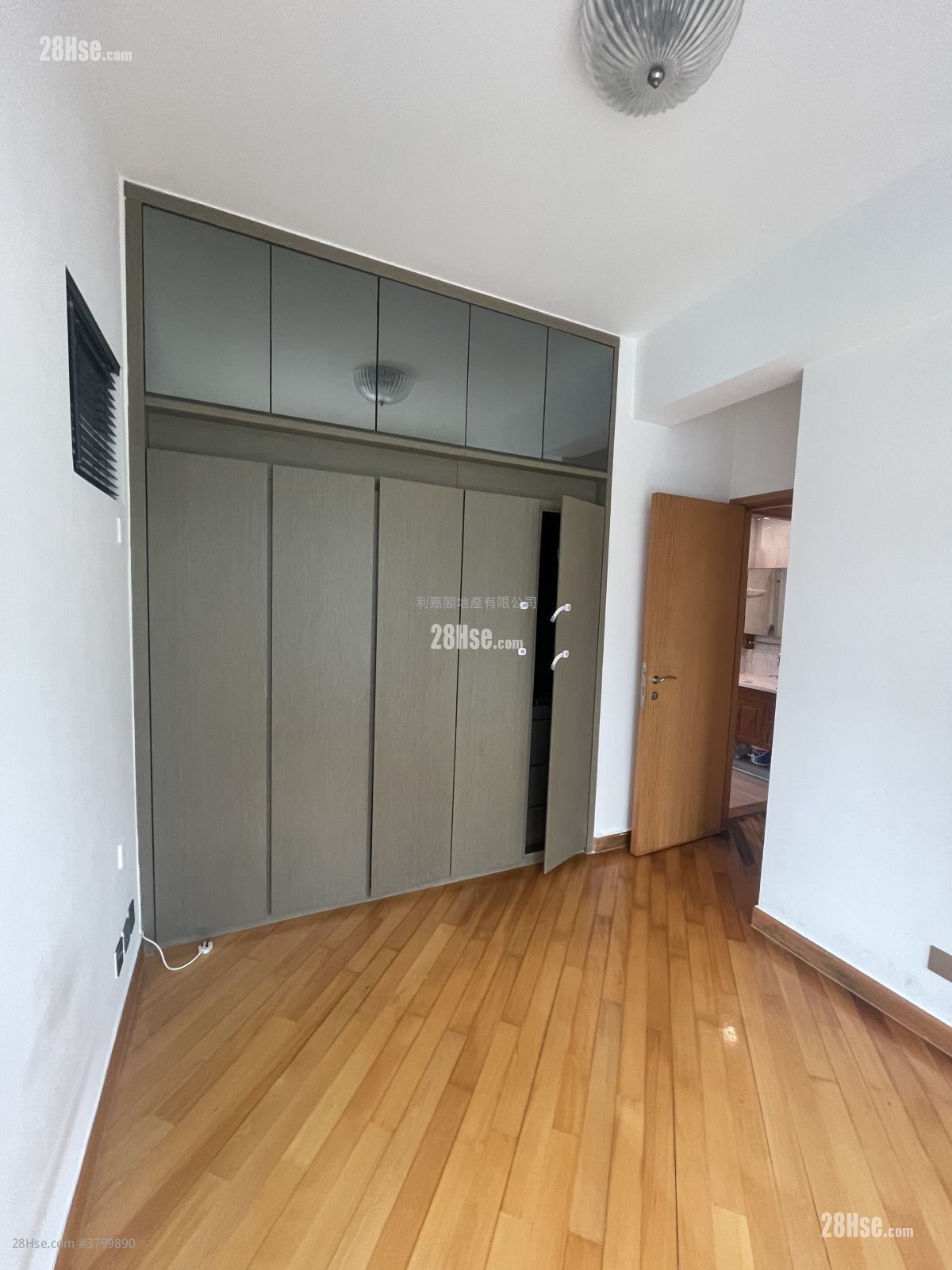 New Haven Sell 2 Bedrooms , 1 Bathroom 526 ft²