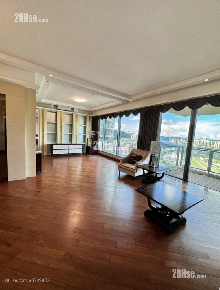 御龙山 售盘 4 房 , 3 浴室 1,847 平方尺