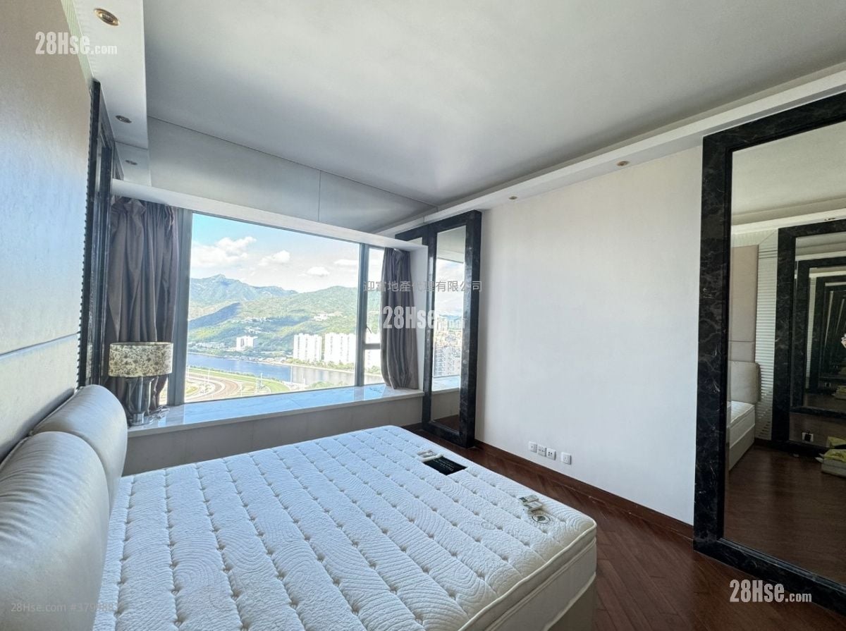 御龙山 售盘 4 房 , 3 浴室 1,847 平方尺