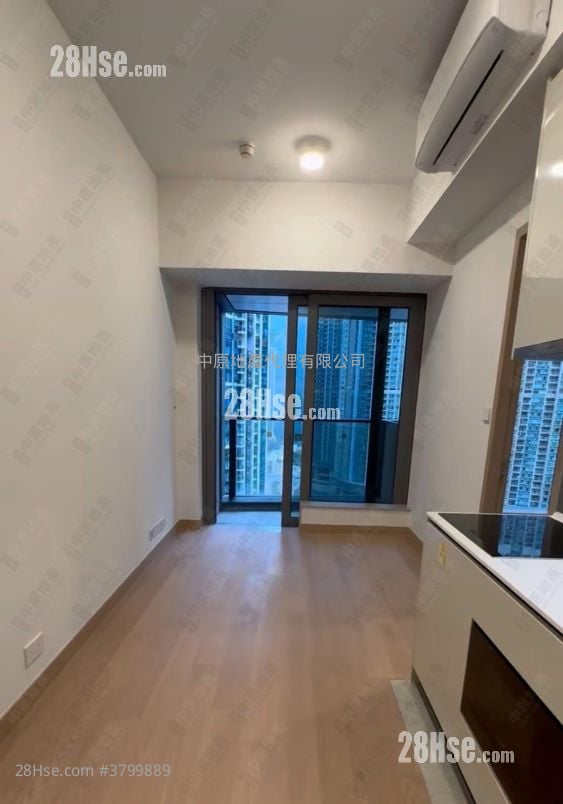 Seasons Place 售盘 1 房 , 1 浴室 323 平方尺