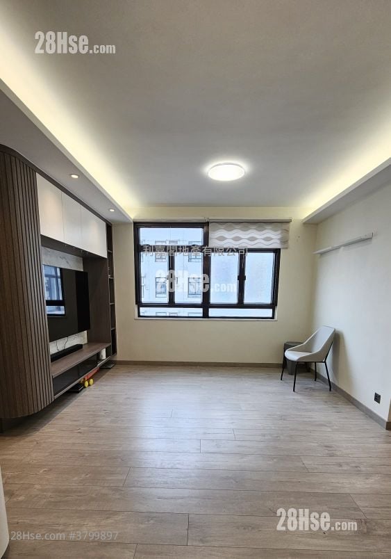 Heng Fa Chuen Sell 2 Bedrooms , 1 Bathroom 615 ft²
