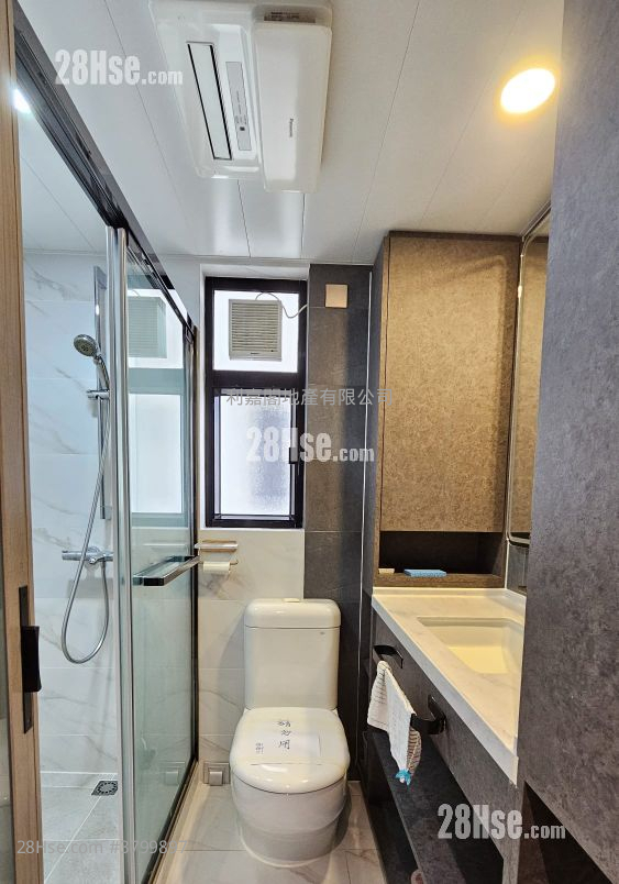 Heng Fa Chuen Sell 2 Bedrooms , 1 Bathroom 615 ft²