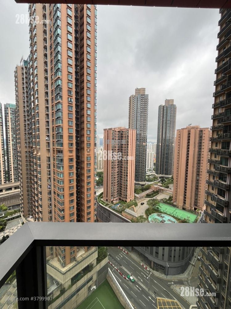 The Yoho Hub Rental 3 Bedrooms , 1 Bathroom 530 ft²