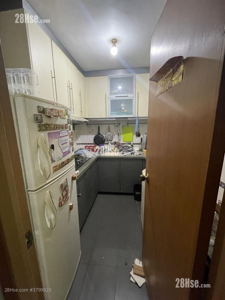 Opulent Villa Sell 3 Bedrooms , 1 Bathroom 700 ft²