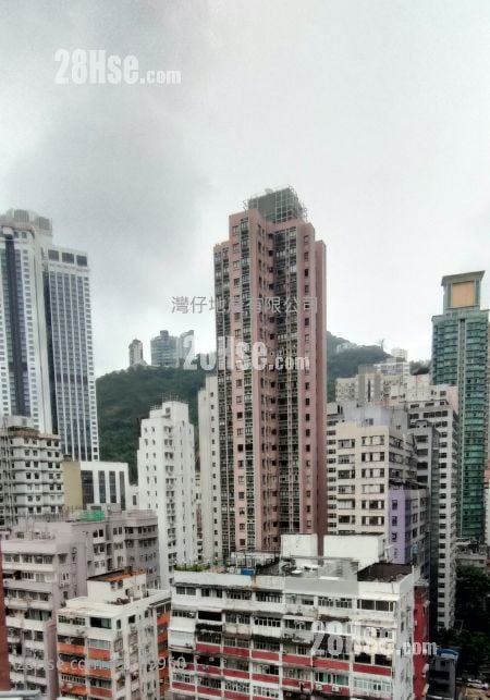 Kam Chung Commercial Building Sell 2 Bedrooms , 2 Toilets 600 ft²