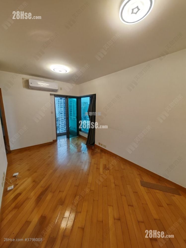 Yoho Town Sell 2 Bedrooms 422 ft²