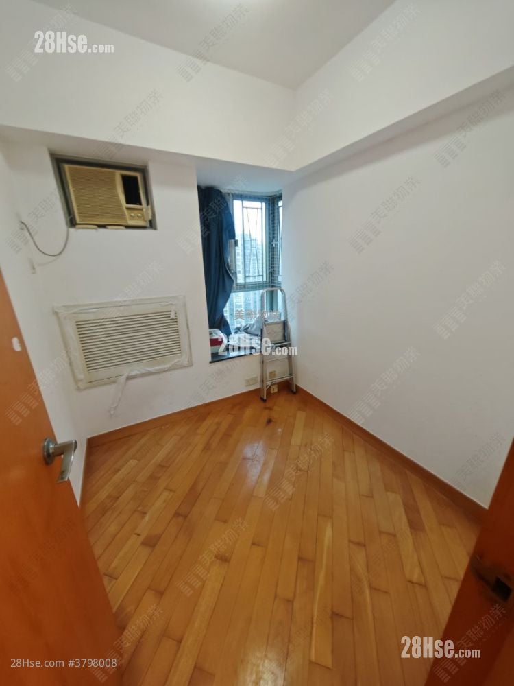 Yoho Town Sell 2 Bedrooms 422 ft²