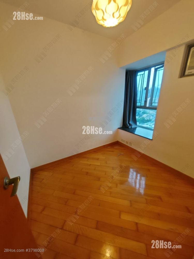 Yoho Town Sell 2 Bedrooms 422 ft²