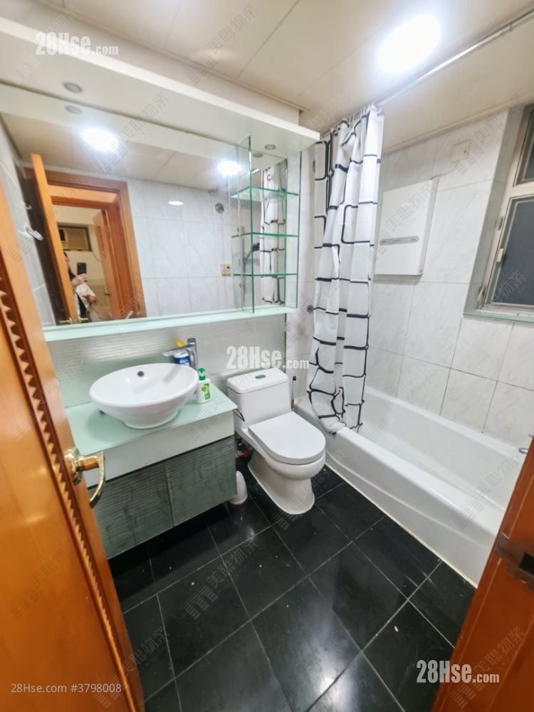 Yoho Town Sell 2 Bedrooms 422 ft²