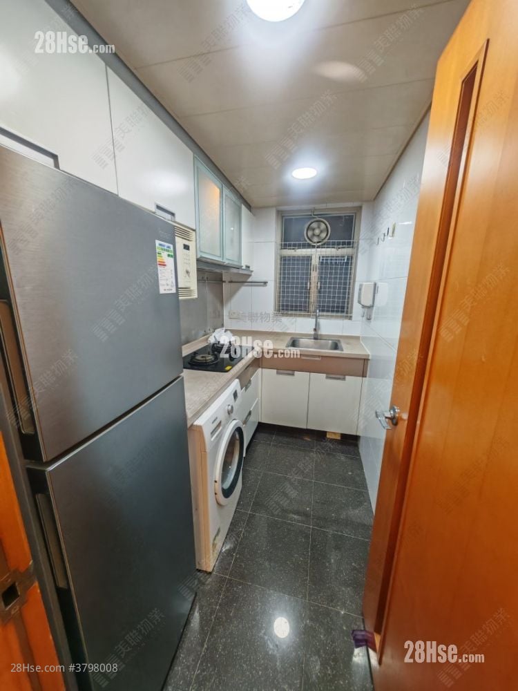 Yoho Town Sell 2 Bedrooms 422 ft²