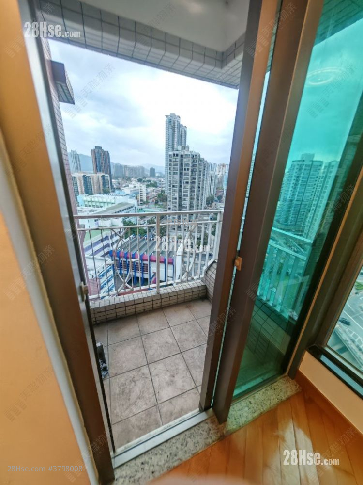 Yoho Town Sell 2 Bedrooms 422 ft²